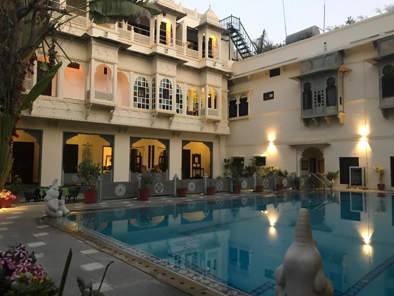 Hotel Mahendra Prakash Udaipur Exterior foto